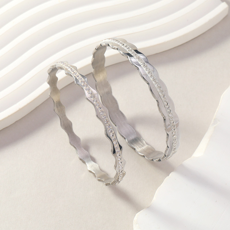 European and American Trend Titanium Steel Bracelet for Women High-end Cut Wave Inlaid Ceramic Clay Diamond Bracelet Stainless Steel Jewelry Manufacturer