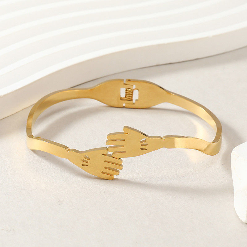 Cross-Border New Stainless Steel Jewelry Light Luxury Design Sense Two Hands Embrace Titanium Steel Spring Buckle Bracelet Manufacturer