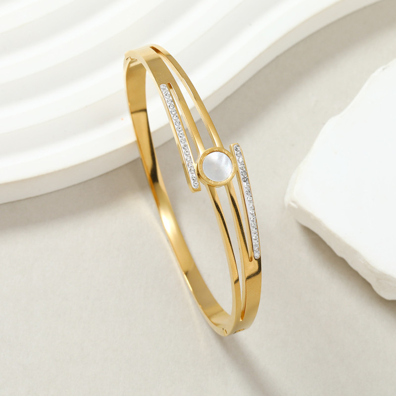 European and American New Titanium Steel Roman Numeral Bracelet for Women with Shell Inlay, Round Plate, and Diamond Inlay, Stainless Steel Fashion Bracelet