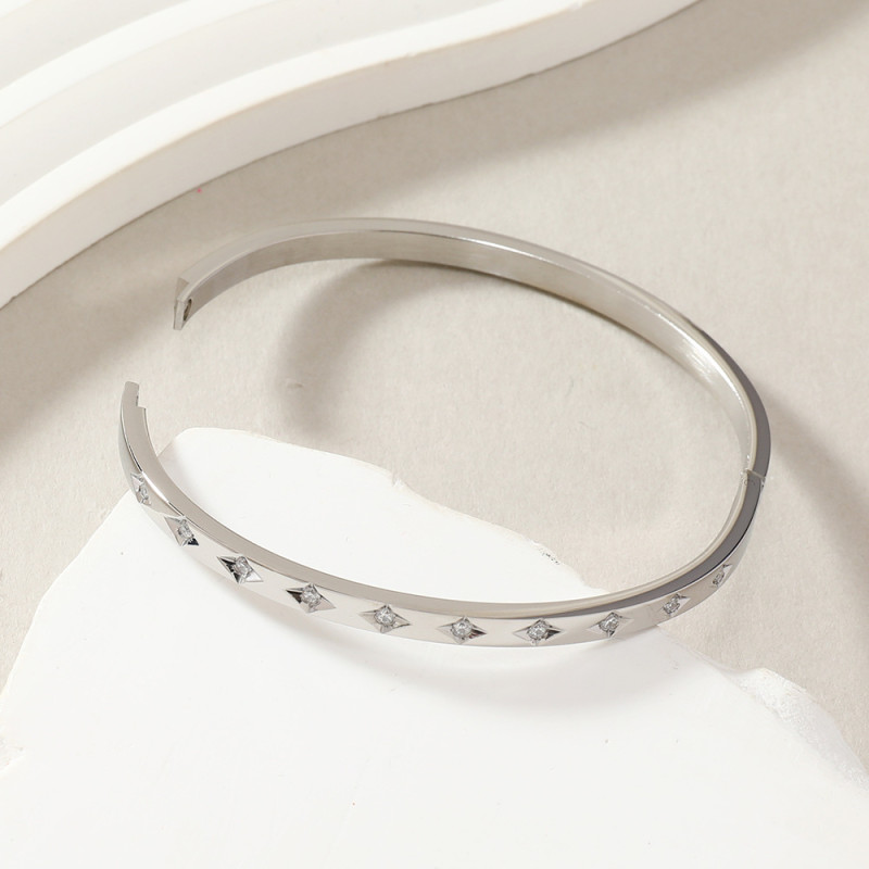 Cross-Border Hot-Selling Titanium Steel Bracelet for Women, Versatile Rhombus-Shaped Bracelet with 10 Diamonds, Clasp Bracelet, High-End Stainless Steel Jewelry