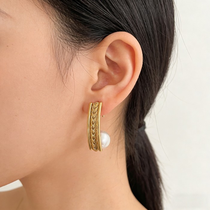 Golden Pearl Stainless Steel Earrings Light Luxury High-end Earrings Exaggerated Tassel Earrings Design Sense Niche E...