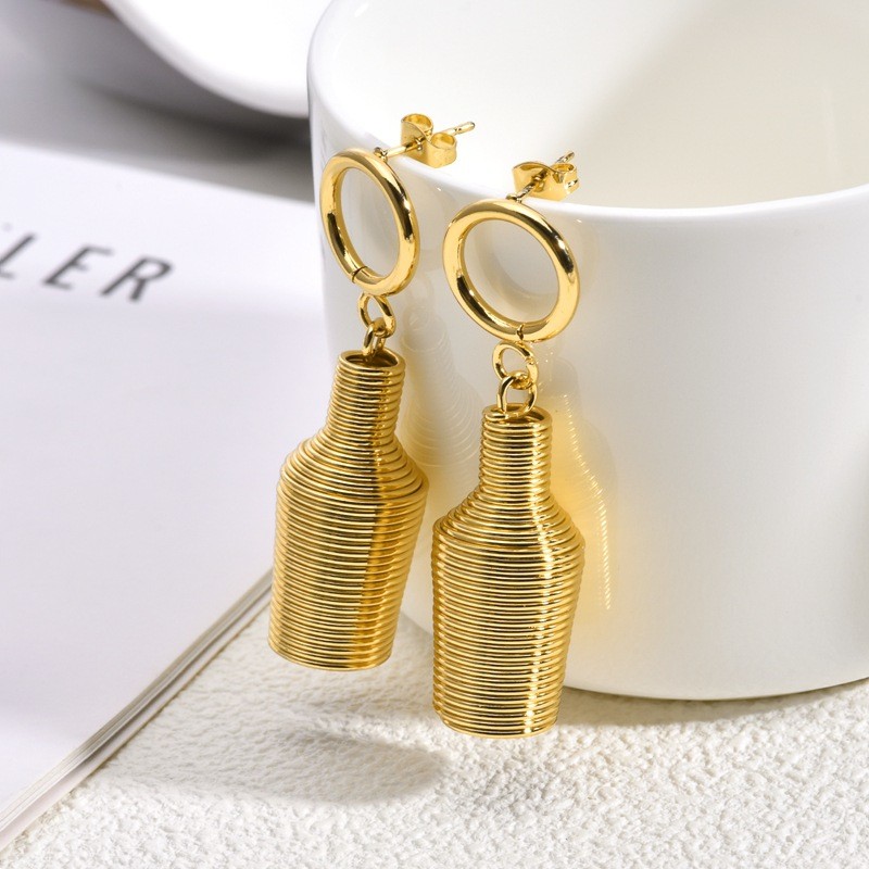 European and American Style Stainless Steel Earrings Gold Exaggerated Autumn Winter Ear Jewelry Design Sense Niche Hoop Earrings Women Tassel Exquisite