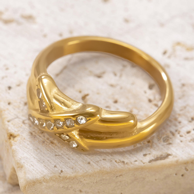 Amazon New Stainless Steel Ring Cross Inlaid Diamond Ring for Women High-end Fashion 18K Gold Plated Titanium Steel Jewelry