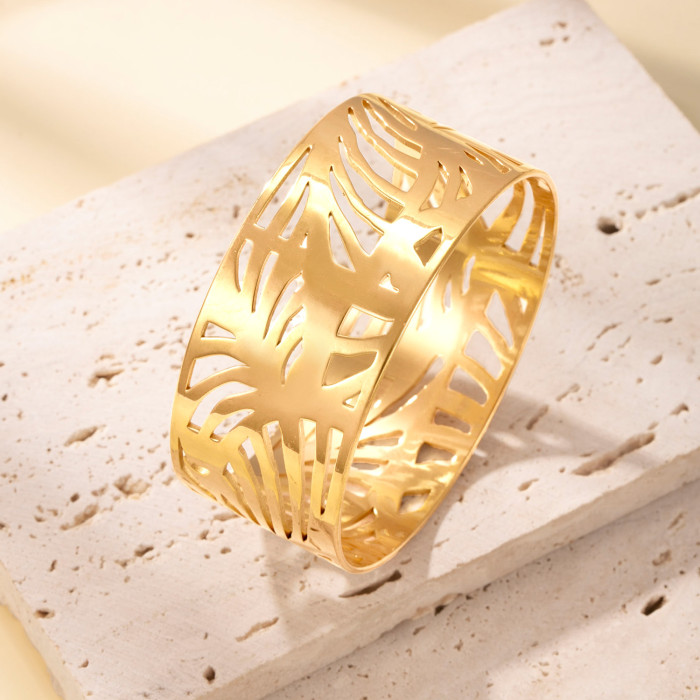 Style Stainless Steel Bracelet Cut Hollow Leaf Bracelet Women's Fashion Minimalist Titanium Steel Jewelry Factory Dir...