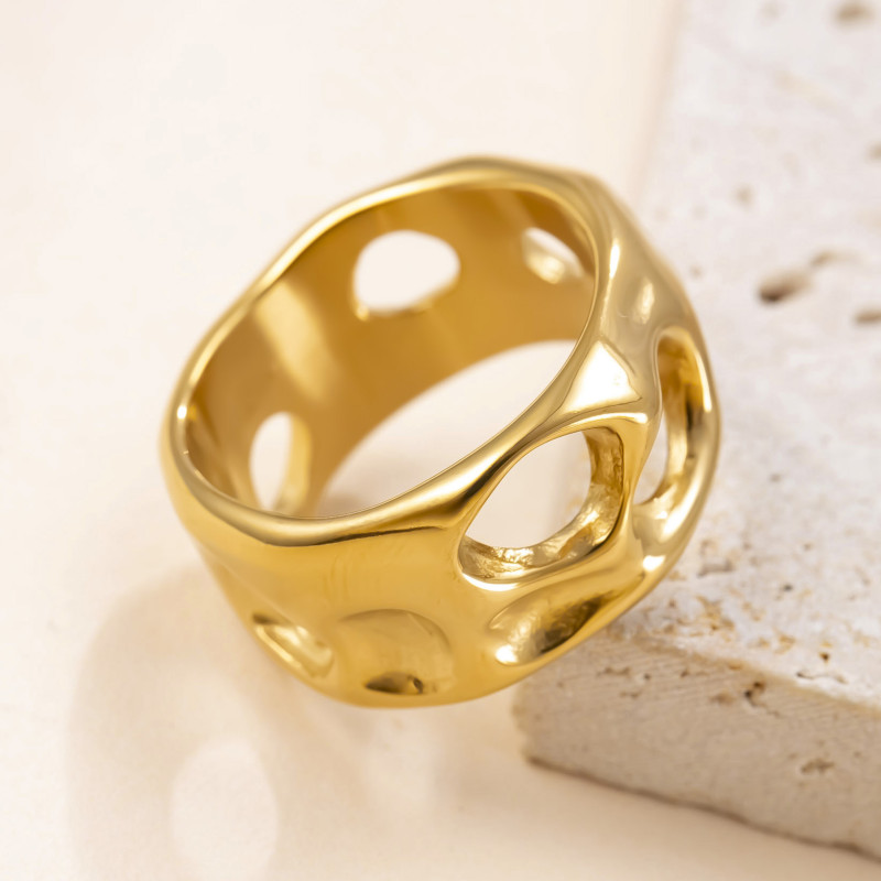 Cross-Border Hot Selling Titanium Steel Jewelry Casting Irregular Hollow Ring Design Sense Plated 18K Gold Stainless Steel Ring Factory
