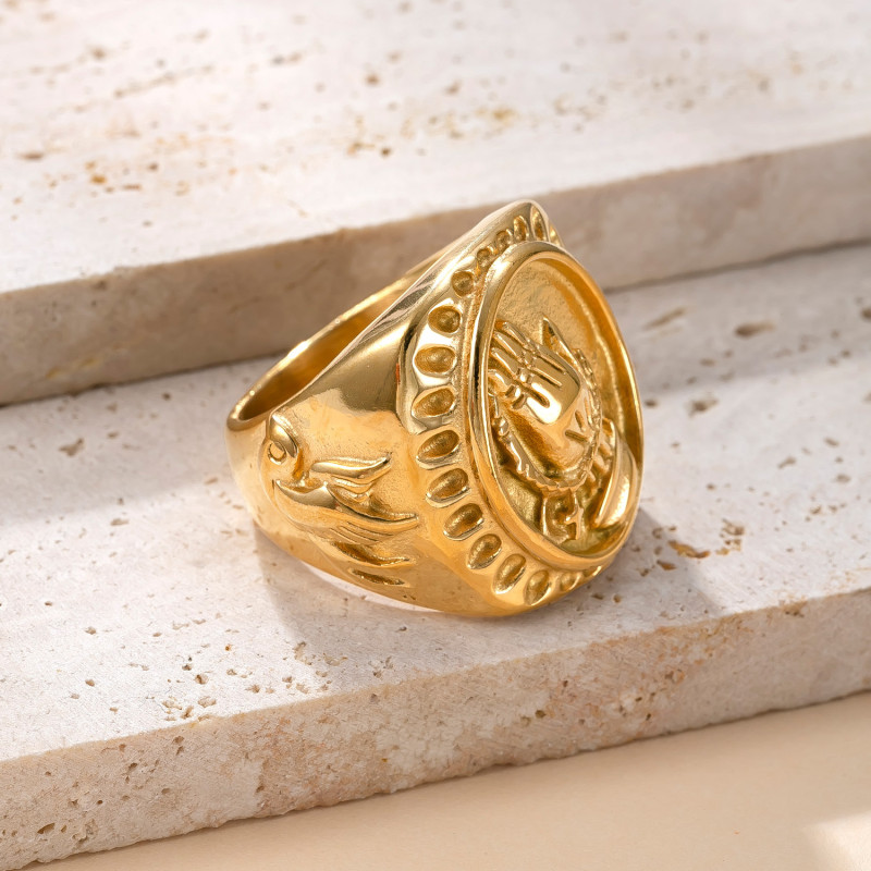 Cross-Border Hot-Selling Stainless Steel Ring for Men, Cast Handheld Prayer Ring, Vintage 18K Gold-Plated Titanium Steel Jewelry Wholesale