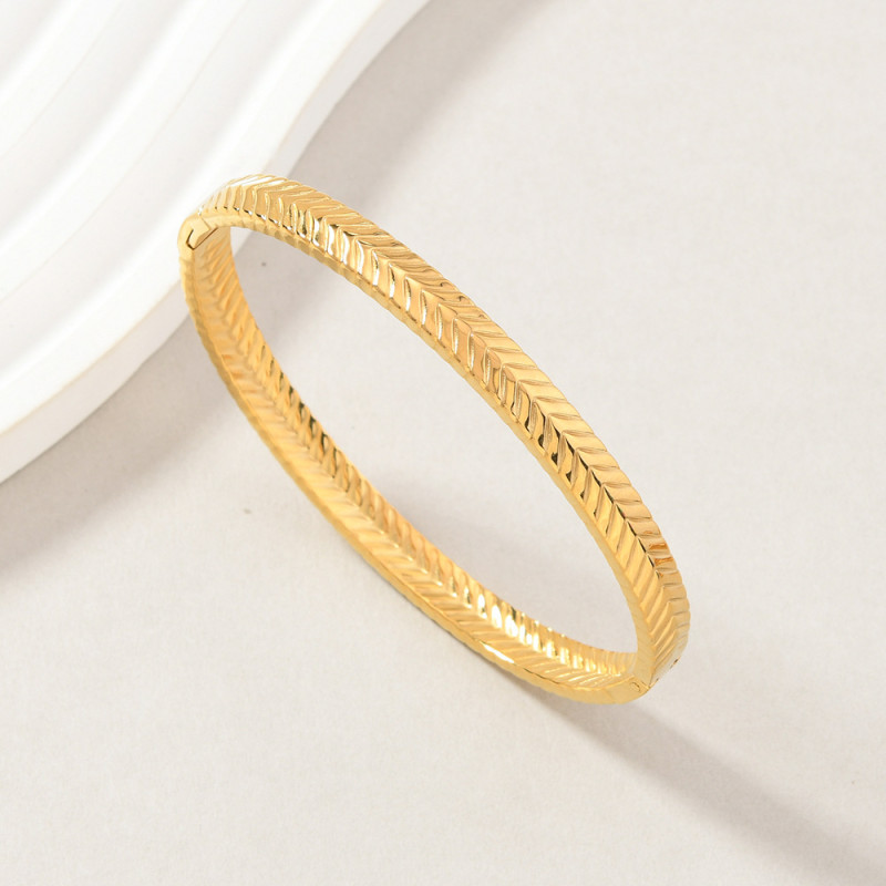 European and American Cross-Border Stainless Steel Bracelet Fashion Simple Casting Bracelet for Women 18K Gold Plated Titanium Steel Jewelry Wholesale