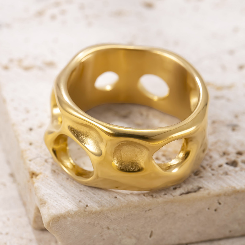 Cross-Border Hot Selling Titanium Steel Jewelry Casting Irregular Hollow Ring Design Sense Plated 18K Gold Stainless Steel Ring Factory