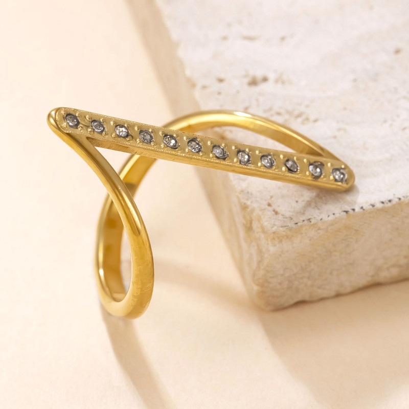 Cross-Border New Stainless Steel Ring 2mm Micro Inlaid Diamond Ring Female fashion Design Sense Plated 18k Gold Titanium Steel Jewelry Factory