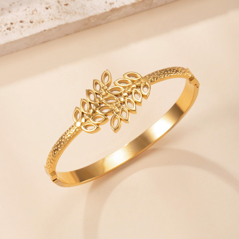 European and American Cross-Border Stainless Steel Bracelet Square Diamond-Encrusted Clasp Bracelet Light Luxury 18K Gold Plated Titanium Steel Jewelry Wholesale Factory