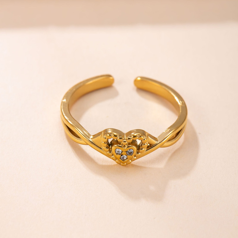 Cross-Border Hot-Selling Titanium Steel Jewelry Fashion Versatile 18K Gold Plated Ring Casting Heart-Shaped Diamond-Studded Stainless Steel Ring Factory