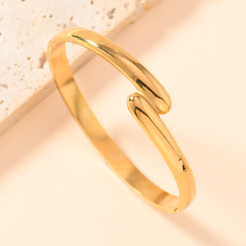 Cross-Border Hot Selling Stainless Steel Bracelet Irregular Smooth Buckle Bracelet Light Luxury High-End Feel Titanium Steel Non-Fading Bracelet
