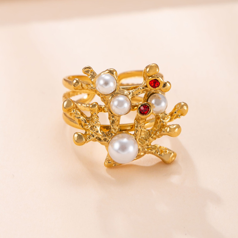 Cross-Border New Stainless Steel Ring Casting Coral Inlaid Diamond Ring Female Niche Design Sense Titanium Steel Jewelry Wholesale Factory