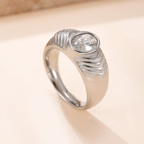 Cross-Border New Stainless Steel Ring Cast Oval Diamond Couple Ring Medieval Style Plated 18K Gold Titanium Steel Jewelry