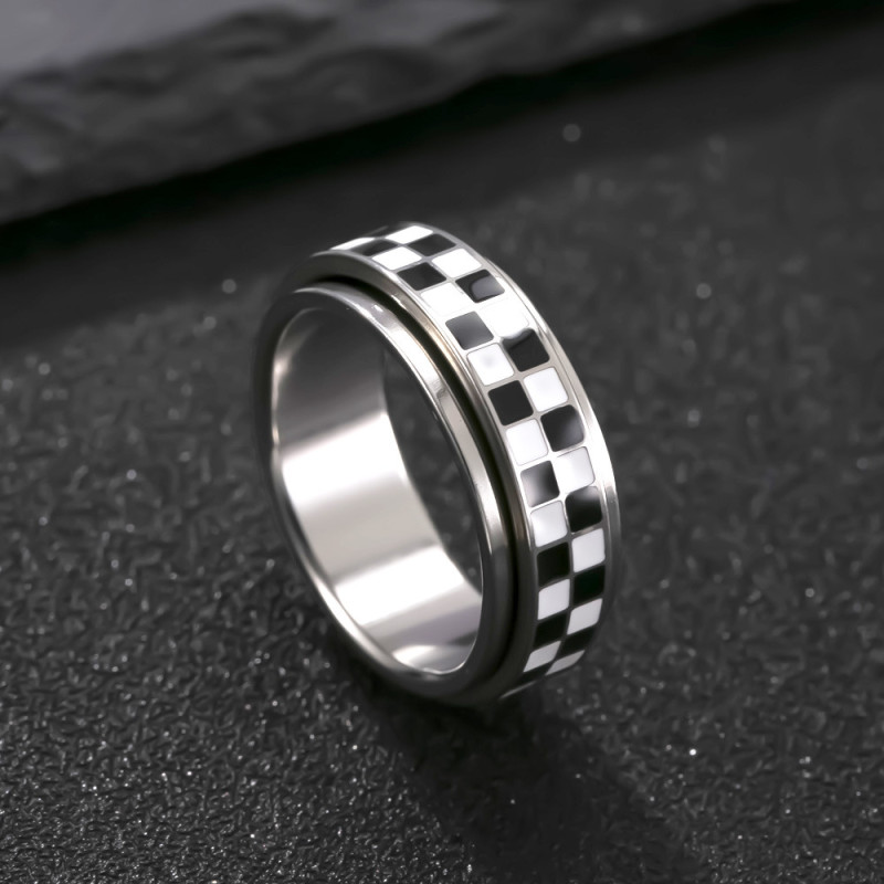 Amazon New Men's Ring Oil Drop Black and White Check Rotatable Ring Fashion Design Stainless Steel Jewelry Manufacturer
