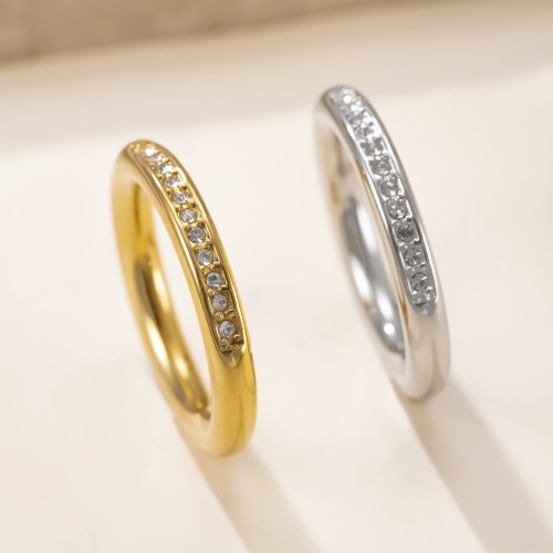 European and American Trend Stainless Steel Ring Fashion Plain Band Diamond Ring for Women 18K Gold Plated Couple Ring Titanium Steel Jewelry