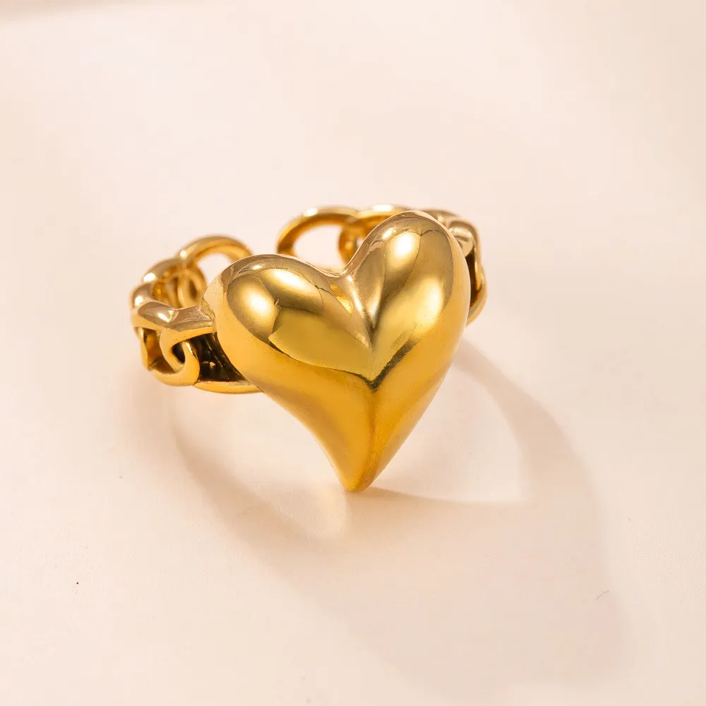 Cross-Border New Stainless Steel Ring Casting Heart Chain Index Finger Ring for Women Light Luxury High-End Titanium Steel Jewelry Factory