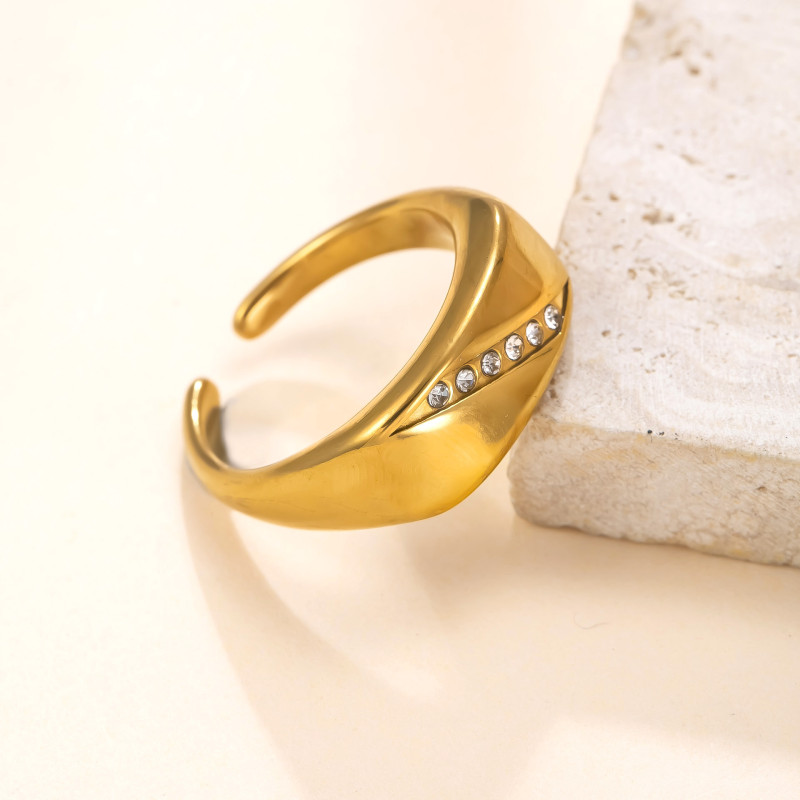 Cross-Border Hot Selling Stainless Steel Ring for Women, Cast Beveled Edge with Inlaid Diamonds, Stackable Ring with Fashionable Design, Titanium Steel Jewelry Factory