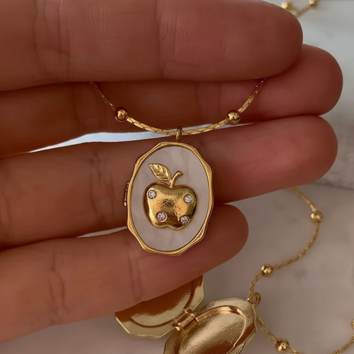 Amazon Butterfly Shell Photo Album Frame Necklace Vintage Openable Necklace Real Gold Plated Color Retention