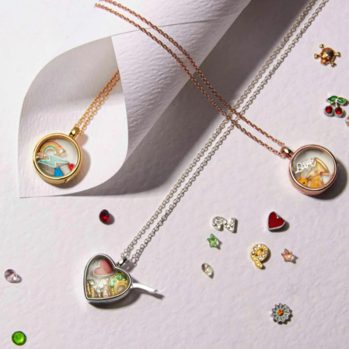 Cross-Border Independent Station Retro Personality Photo Box Pendant Necklace Openable Pendant Hollow Design Transparent Box Clavicle Chain