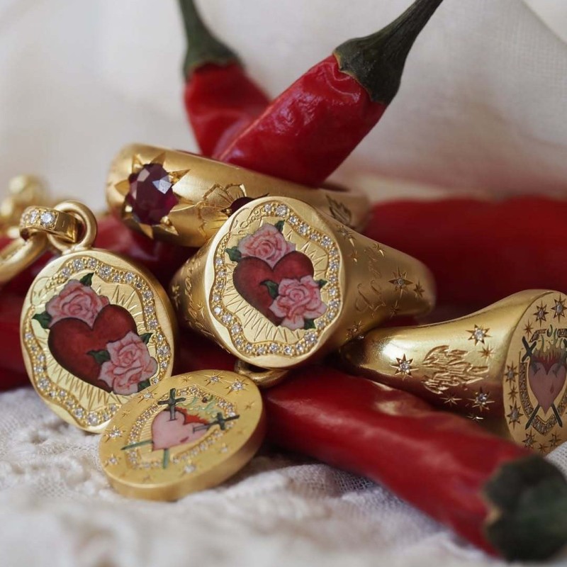 European and American Cross-Border Painted Rabbit Flower Four-Leaf Clover Warrior Guardian Tarot Necklace Vacuum Electroplated 18k Real Gold