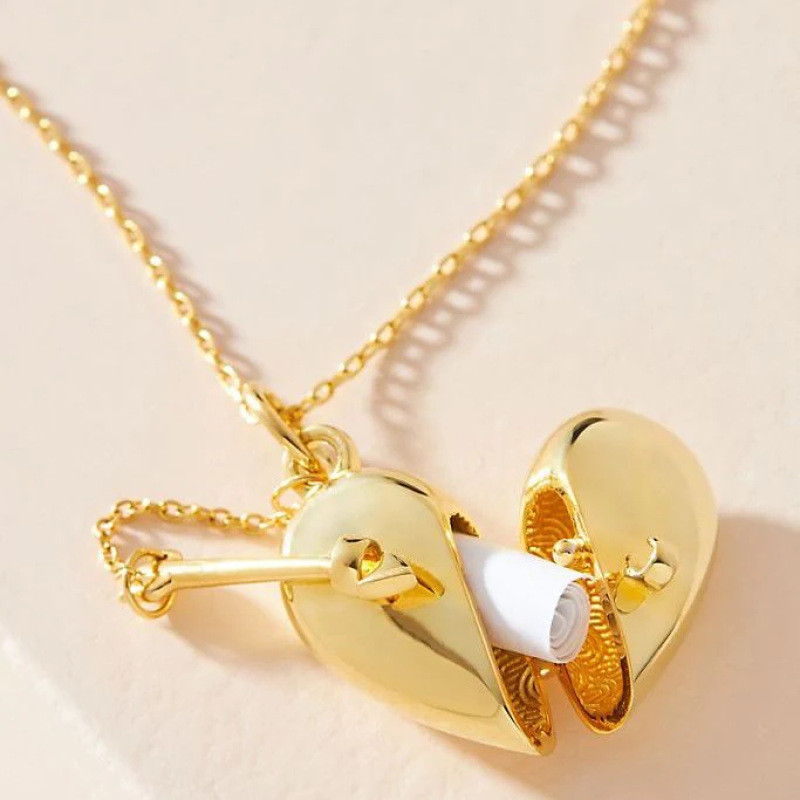 Valentine's Day Design Heart-shaped Box Pendant Necklace Commemorative Open and Close Heart Pendant Clavicle Chain Copper Gold-plated