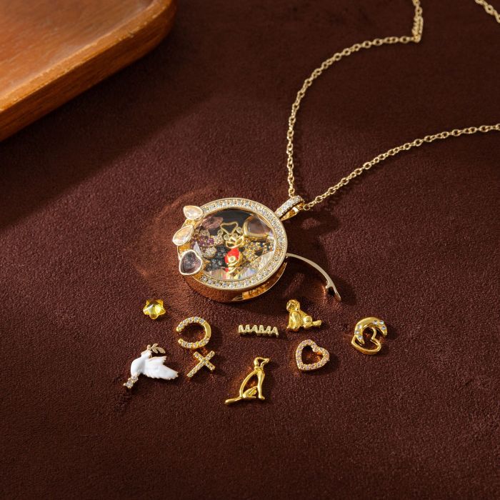 European and American Retro Personality Photo Box Pendant Necklace Openable DIY Pendant Hollow Design Transparent Box 18K Gold Color Retention