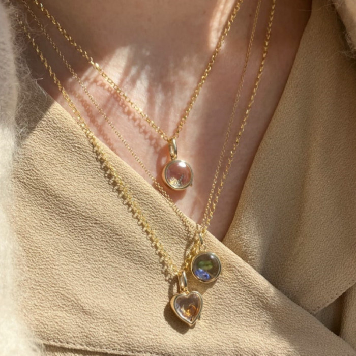 European and American Retro Personality Photo Box Pendant Necklace Openable DIY Pendant Hollow Design Transparent Box Accessory
