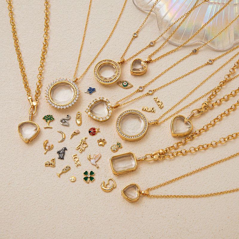 European and American Retro Personality Photo Box Pendant Necklace Openable DIY Pendant Hollow Design Transparent Box 18K Gold Color Retention