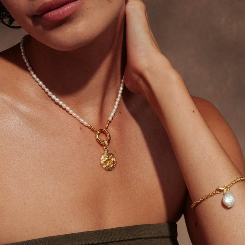 Independent Station Beach Style Wave Pendant European and American Ins Style Niche Pearl Ocean Necklace Gold-Plated Color Retention