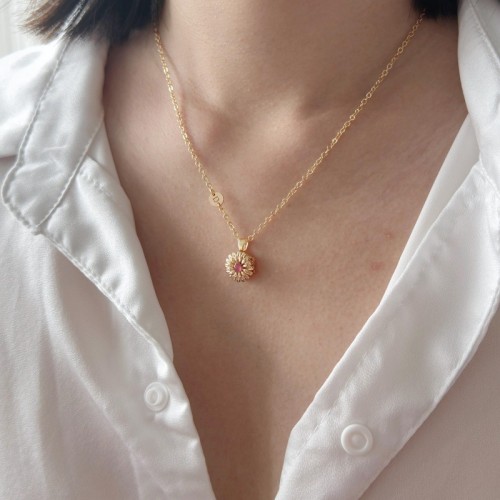 In Stock Rotatable December Flower Rotating Flower Lucky Necklace Elegant Versatile European and American Cross-Border Hot Sale