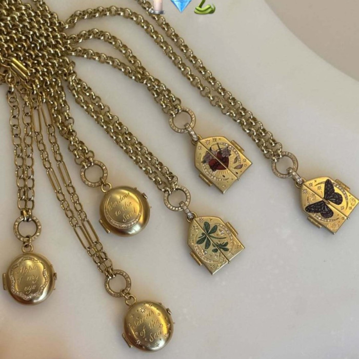 Stainless Steel Painted Light Luxury Pendant Necklace Open and Close Gate of Rebirth Hand-painted Flower Heart Pendant Sweater Chain
