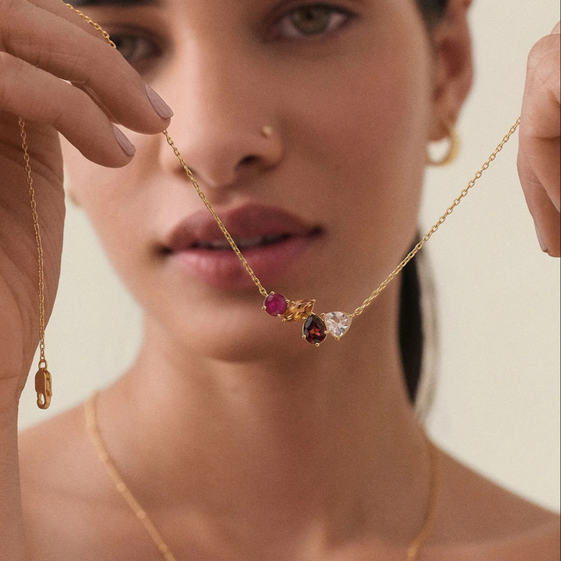 Stainless Steel Necklace for Women, European and American Fashion, Ins Style, Niche Ruby Collarbone Chain, Versatile Zircon Inlaid Elegant Choker