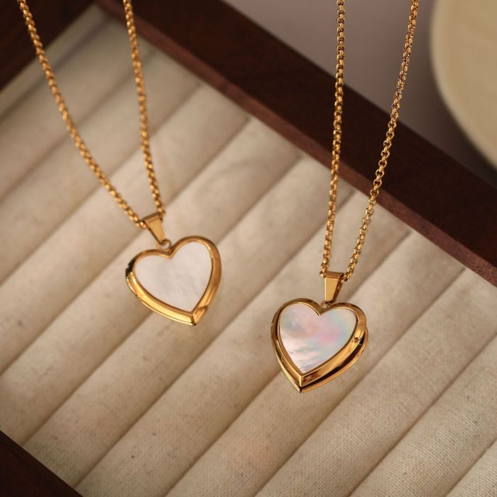 Titanium Steel Valentine's Day Proposal Natural Shell Heart-shaped Commemorative Photo Box Pendant Necklace Open and Close Pendant High Color Retention