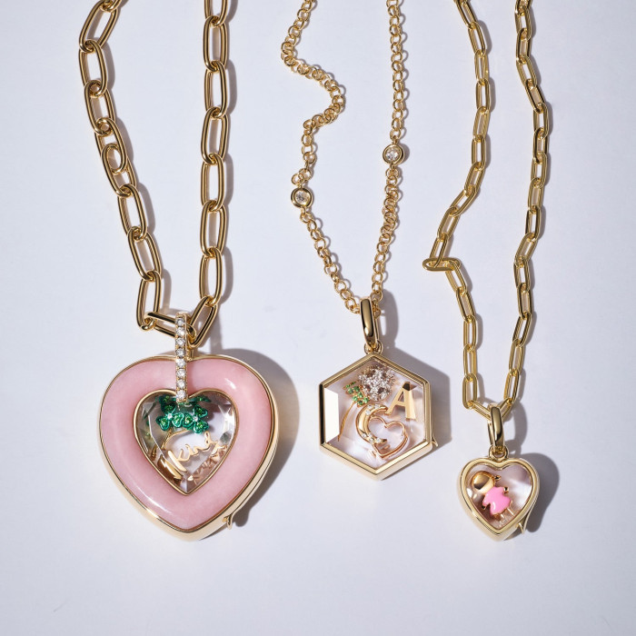 European and American Retro Personality Photo Box Pendant Necklace Openable DIY Pendant Hollow Design Transparent Box 18K Gold Color Retention