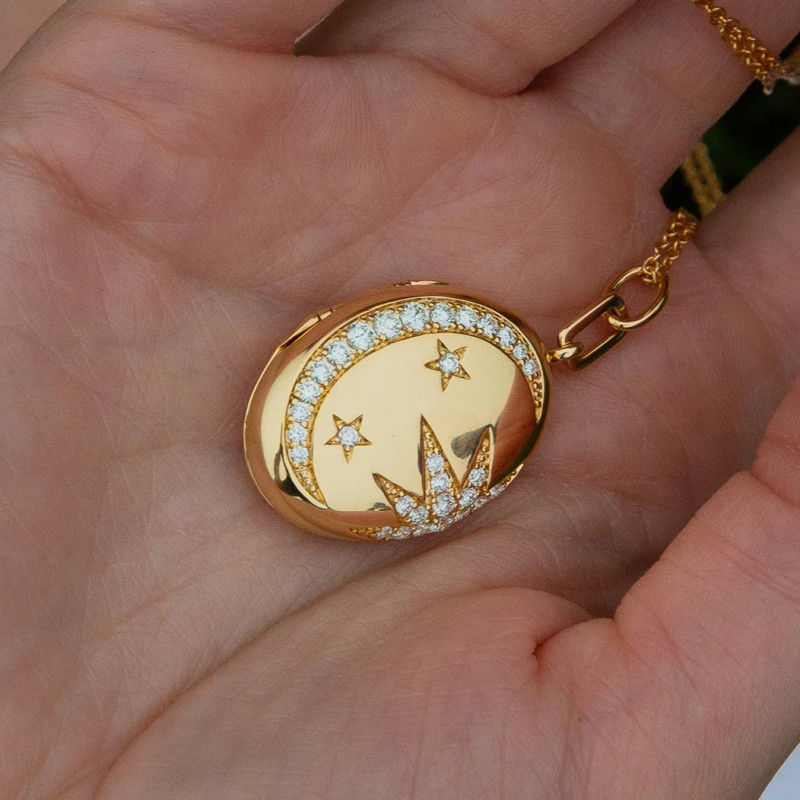 Amazon Sun and Moon Shell Photo Album Frame Necklace Retro Hot Sale New Product Open and Close Necklace Gold Plated Color Retention