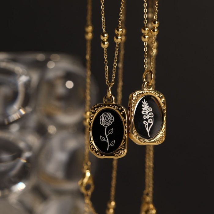 Vintage French Style Magic Mirror Rose December Flower Necklace Double Layer Pendant Flower Necklace 18K Gold