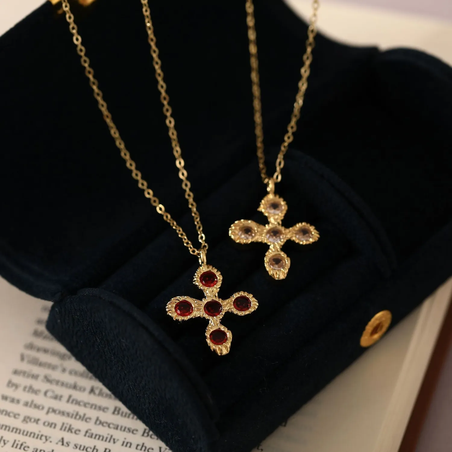 Cross-Border Two-Tone Daisy Inlaid Diamond Necklace main image
