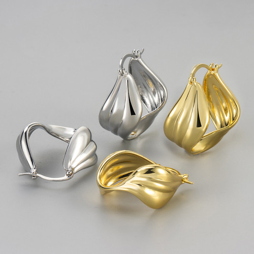 Pleated twisted wavy earrings, European and American exaggerated niche cool earrings, high-end trendy stylish women's earrings