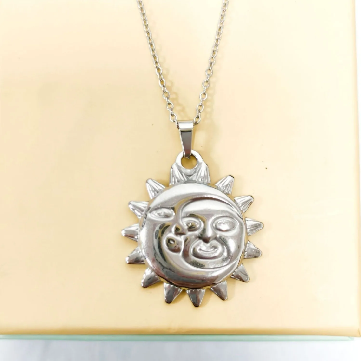 Popular in Europe and America, niche versatile stainless steel 18K gold-plated pendant necklace, stylish cross-border jewelry