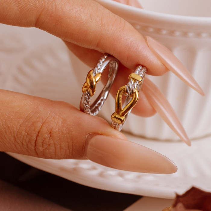 2025 Fall/Winter Collection Two-Tone Stainless Steel Cross Ring for Women, Light Luxury with a High-End Feel, Woven Pattern Ring with PVD Coating