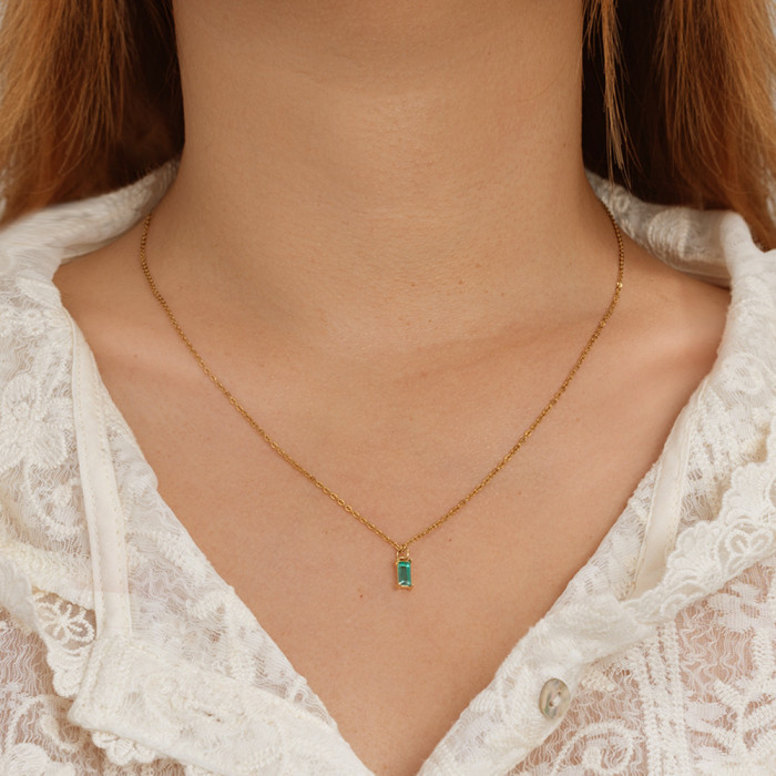 Ancient-style rectangular green zircon earrings with tassels, exquisite jewelry, European and American fashion earrings, unique and compact hoop earrings