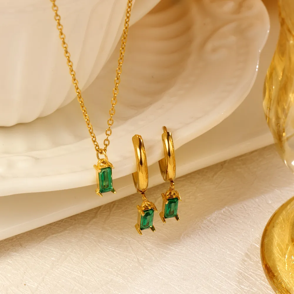 Ancient-style rectangular green zircon earrings with tassels, exquisite jewelry, European and American fashion earrings, unique and compact hoop earrings