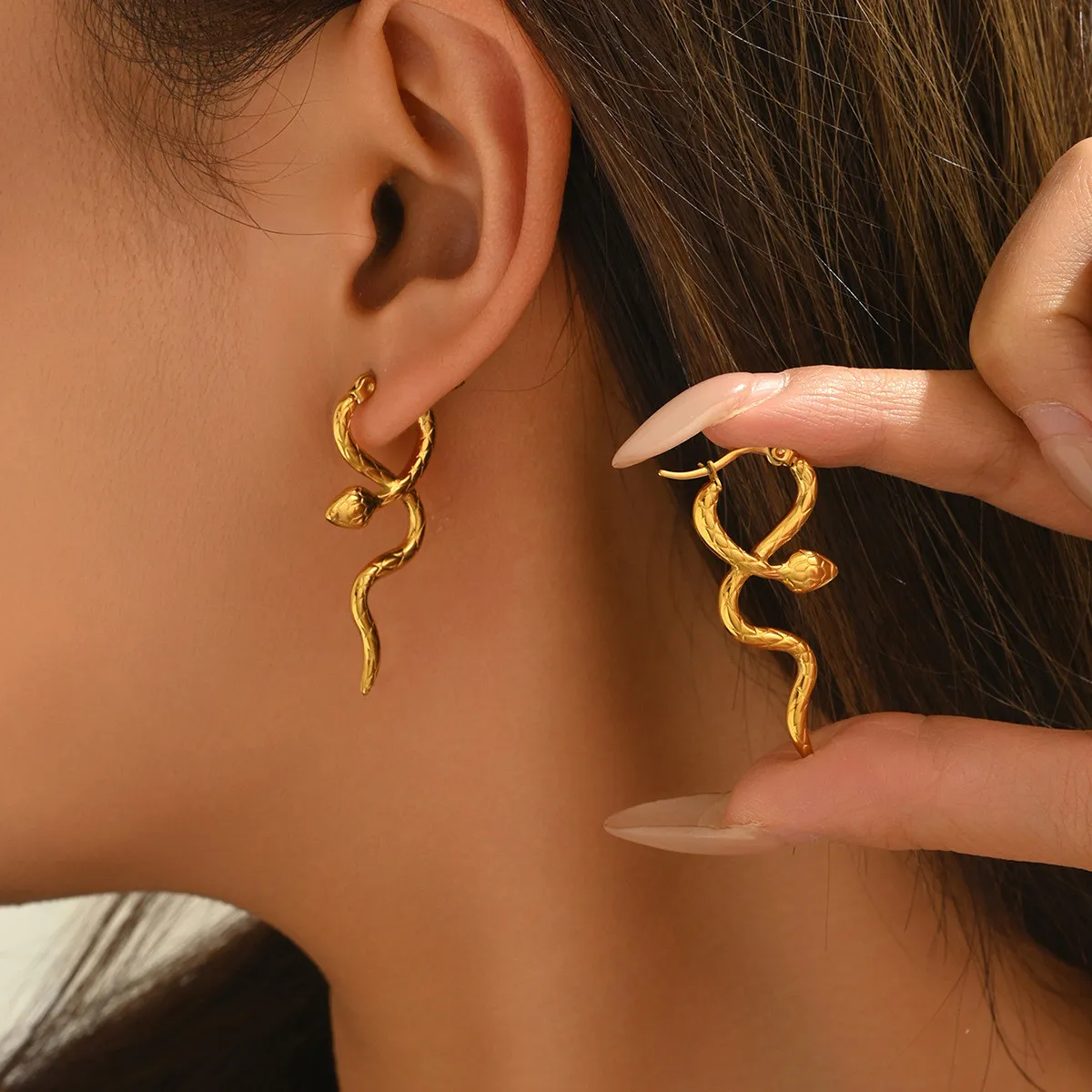 Cross-Border Two-Tone Daisy Inlaid Diamond Necklace main image