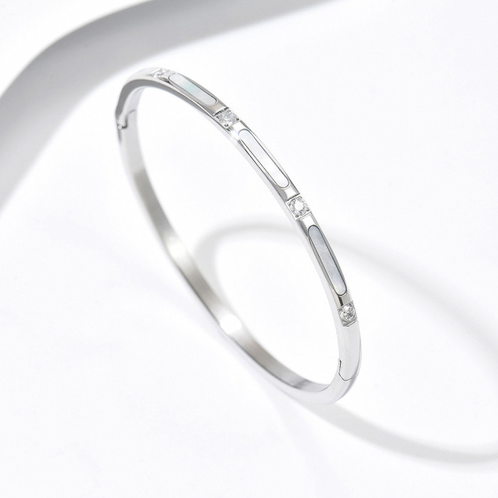 Cross-border foreign trade stainless steel bracelet for women, fashionable and simple for commuting, luxurious and elegant bracelet, available for wholesale