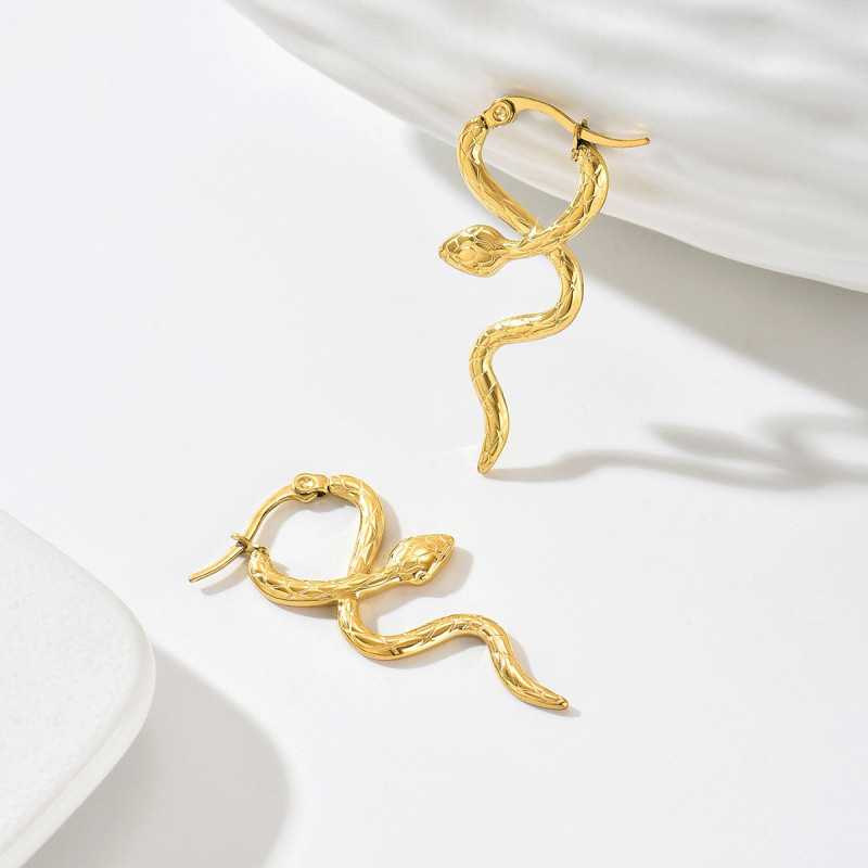 European and American fashion gold snake pattern stainless steel earrings, unique design, personalized long earrings