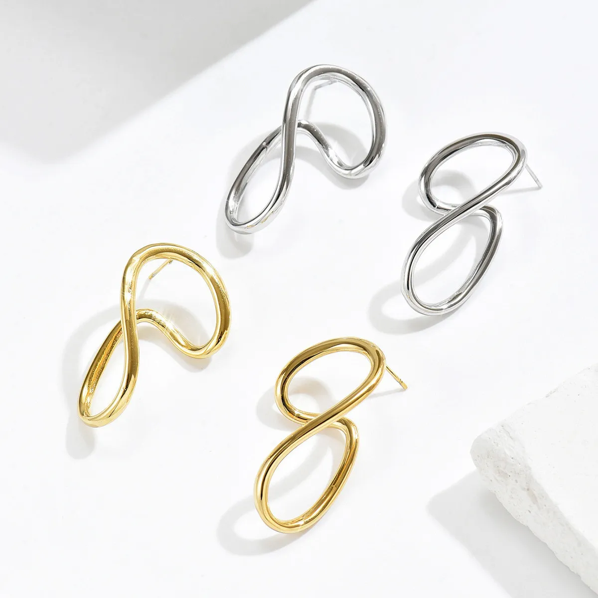 Minimalist Infinity Symbol Earrings, Titanium Steel Two-Tone 8-Shaped Earrings, Unique Design Commuting Accessories
