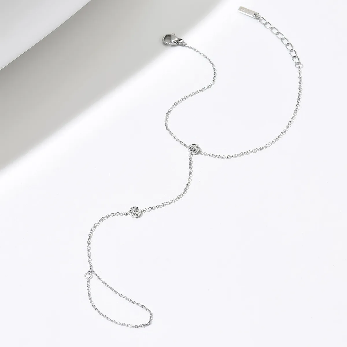 European and American cross-border design fashion inlaid jewelry finger chain integrated chain simple versatile zircon bracelet for women