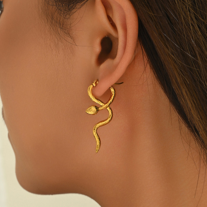 European and American fashion gold snake pattern stainless steel earrings, unique design, personalized long earrings