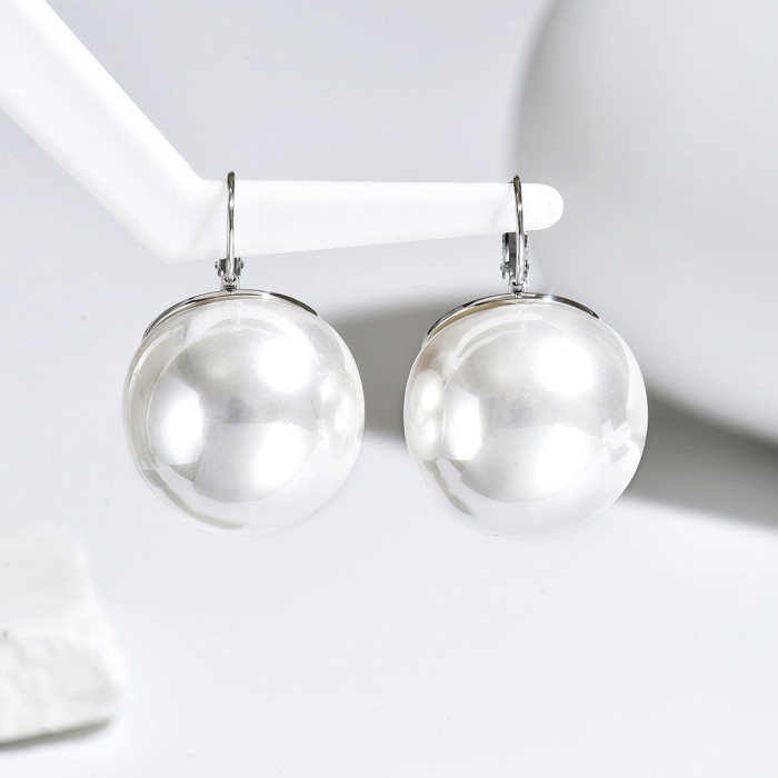 Retro-style Exaggerated Large Pearl Earrings, Two-tone Round Ball Ear Clasps, Unique Design Statement Earrings